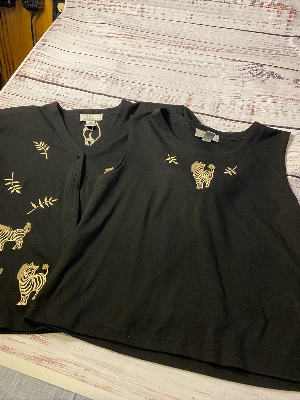 Lisa International Black Top and Cardigan Set with Gold Zebra Embroidery Sz-XL - Picture 5 of 8